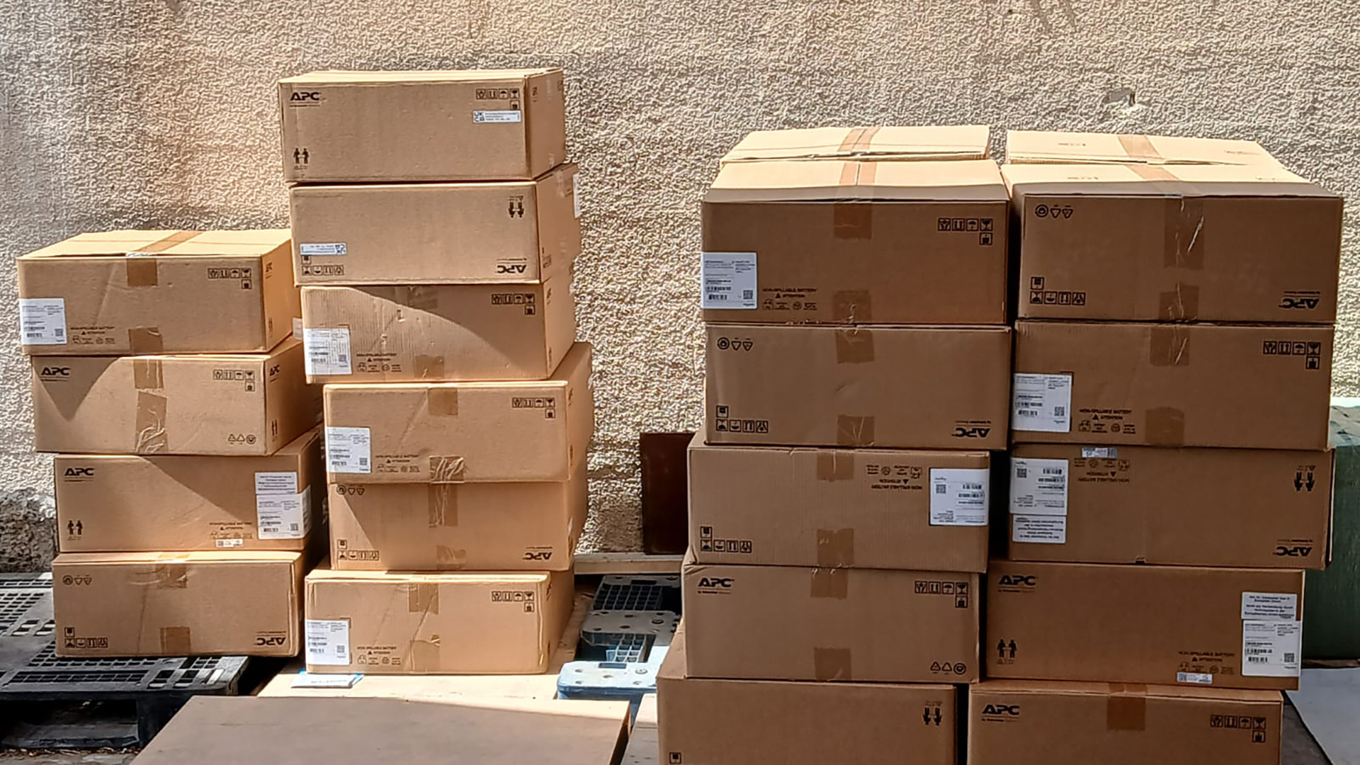 Bulk APC UPS battery delivery, Dubai project